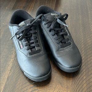 Reebok Classic Black Sneakers Women’s Size 8.5